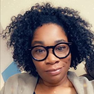 Meet your Posher, Latoya